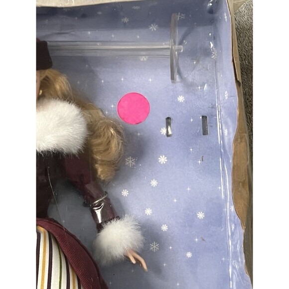 Barbie Victorian Ice Skater Barbie Special Edition 2000 Mattel #27431 - Picture 8 of 11